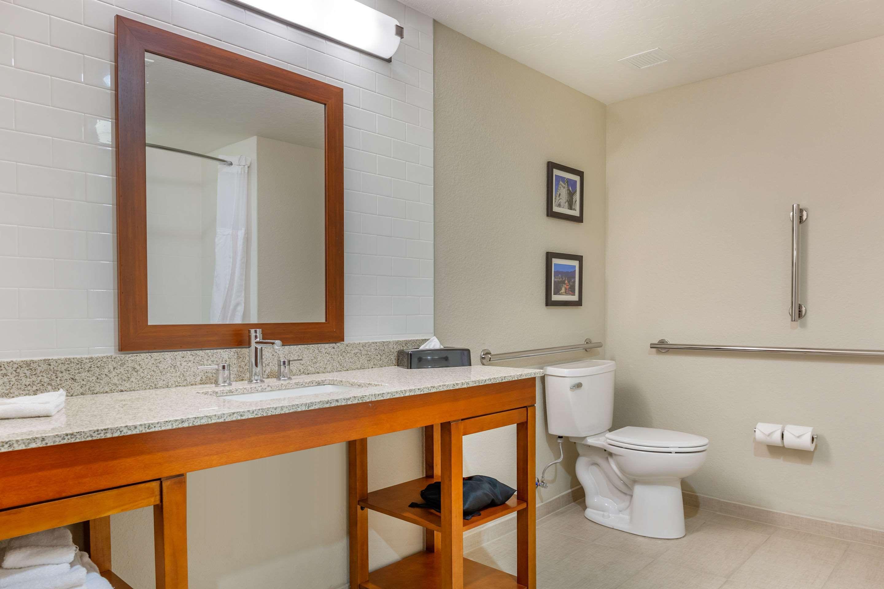 Comfort Inn & Suites Boise Airport Ngoại thất bức ảnh